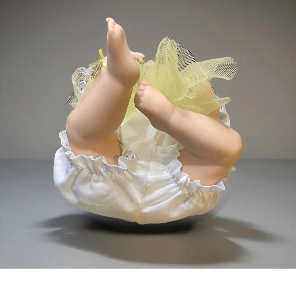 Ashton Drake 1995 Porcelain Doll Collectible “ I Wish you Happiness” Collection - Picture 5 of 5